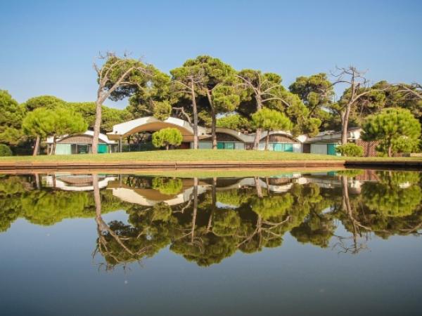 Visita a la Casa Gomis i tasta la gastronomia local