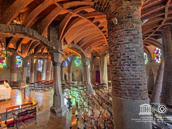 Cripta Gaudí 4_.jpg