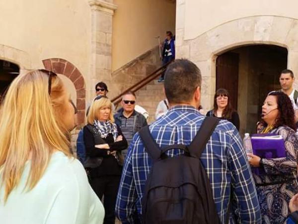 Itinerari per les masies i torres de defensa de Castelldefels amb entrada complerta al Castell.