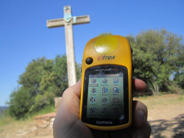 Aparell de GPS a la Creu de Can Cartró