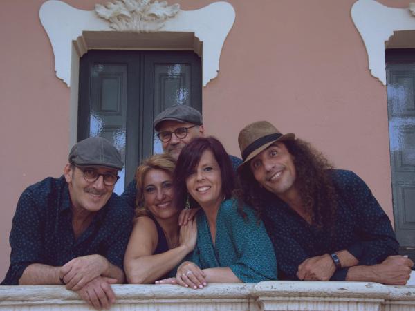 Música: Neus Mar Quintet. Havaneres en femení