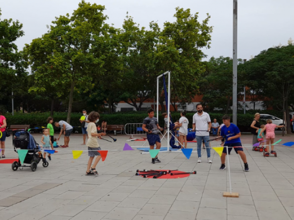 Circ en família a la plaça