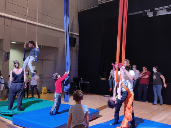 Circ en família: Teles i trapezi