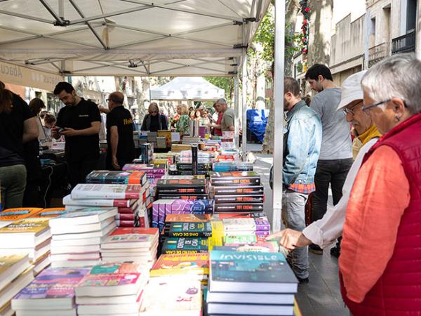 Fira del Llibre i la Rosa