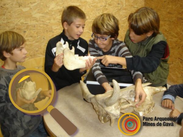 Taller experimental "Escoltem les restes del passat"