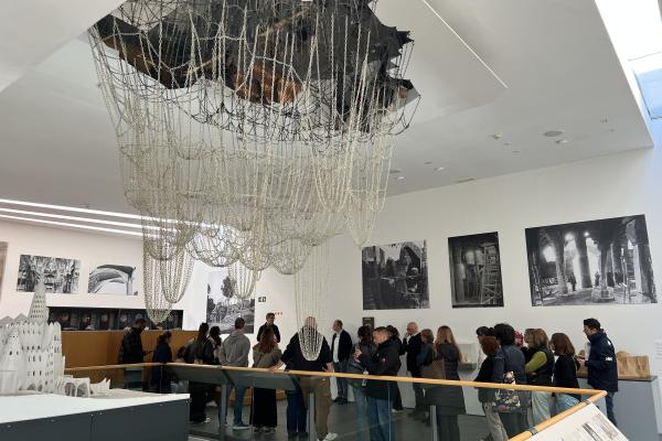 Els Punts d'Informació del Baix Llobregat visiten la Colònia Güell i la Cripta Gaudí