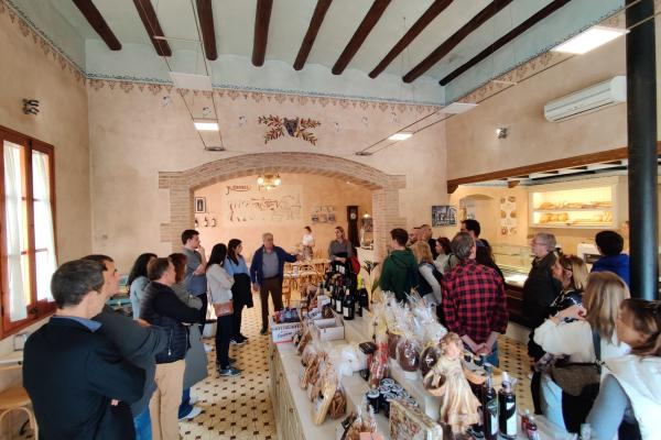 Els Punts d'Informació del Baix Llobregat visiten Catalunya en Miniatura, El Forneret i el Museu de Cinema i de Torrelles Ca la Cinta a Torrelles de Llobregat