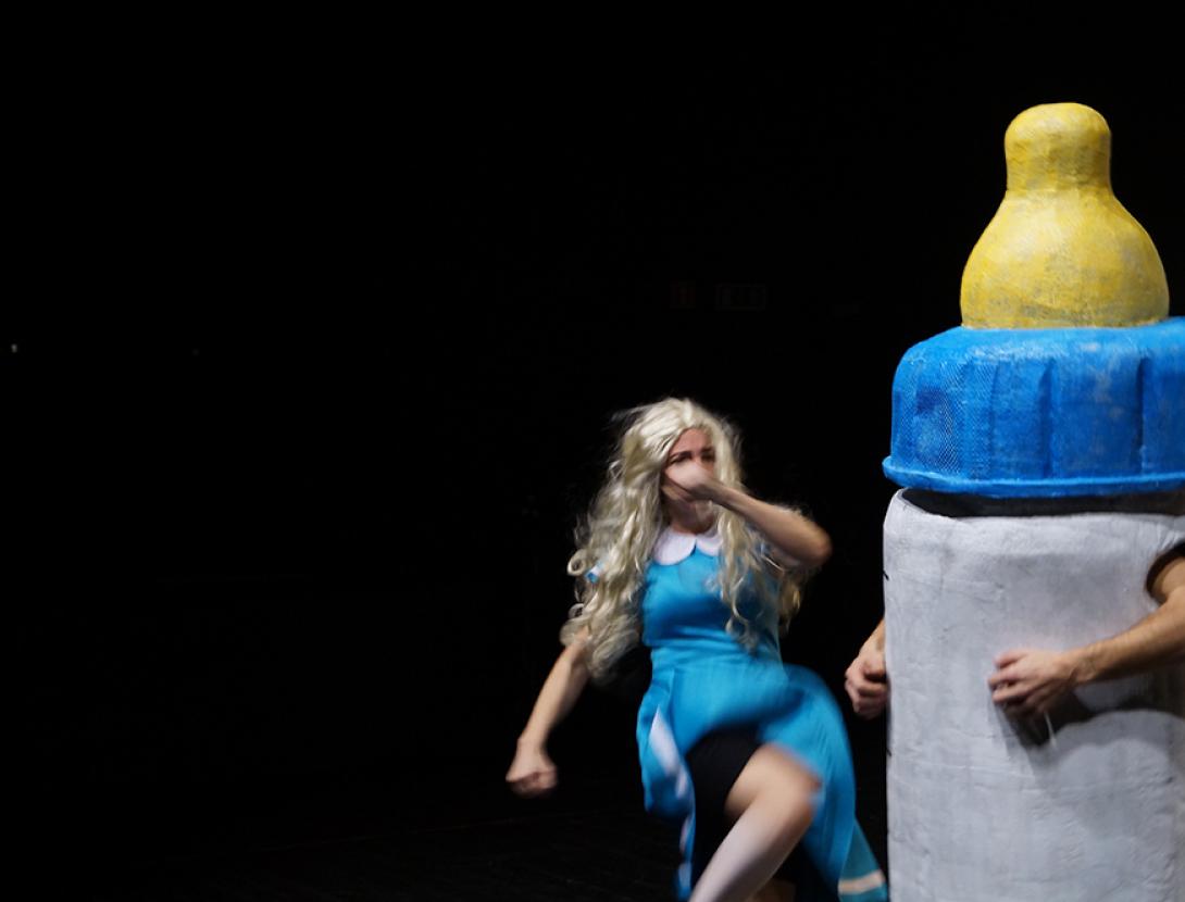 MARTA RENYER. Mama Xtreme in Wonderland