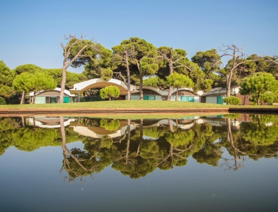 Visita a la Casa Gomis i tasta la gastronomia local