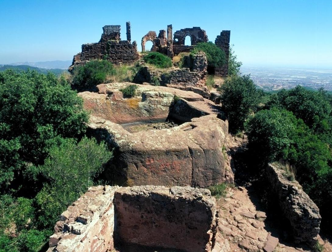 Castell Eramprunya_Arxiu Municipal Foto_Alvarez_Diestro.jpg