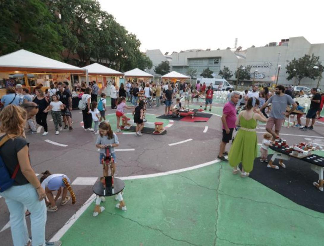 Fira d'entitats del Barrejant i Bar Rejant, el bar ecològic del Barrejant