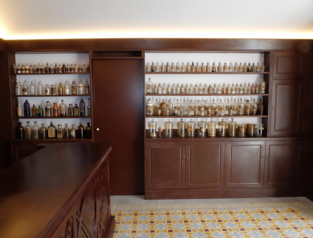 Visita comentada a l'antiga Farmàcia Bujons (1842-1957)