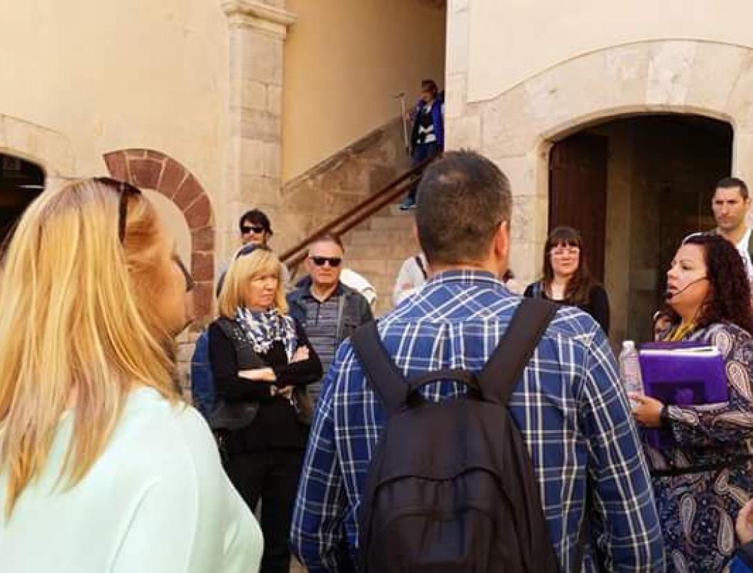 Itinerari per les masies i torres de defensa de Castelldefels amb entrada complerta al Castell.