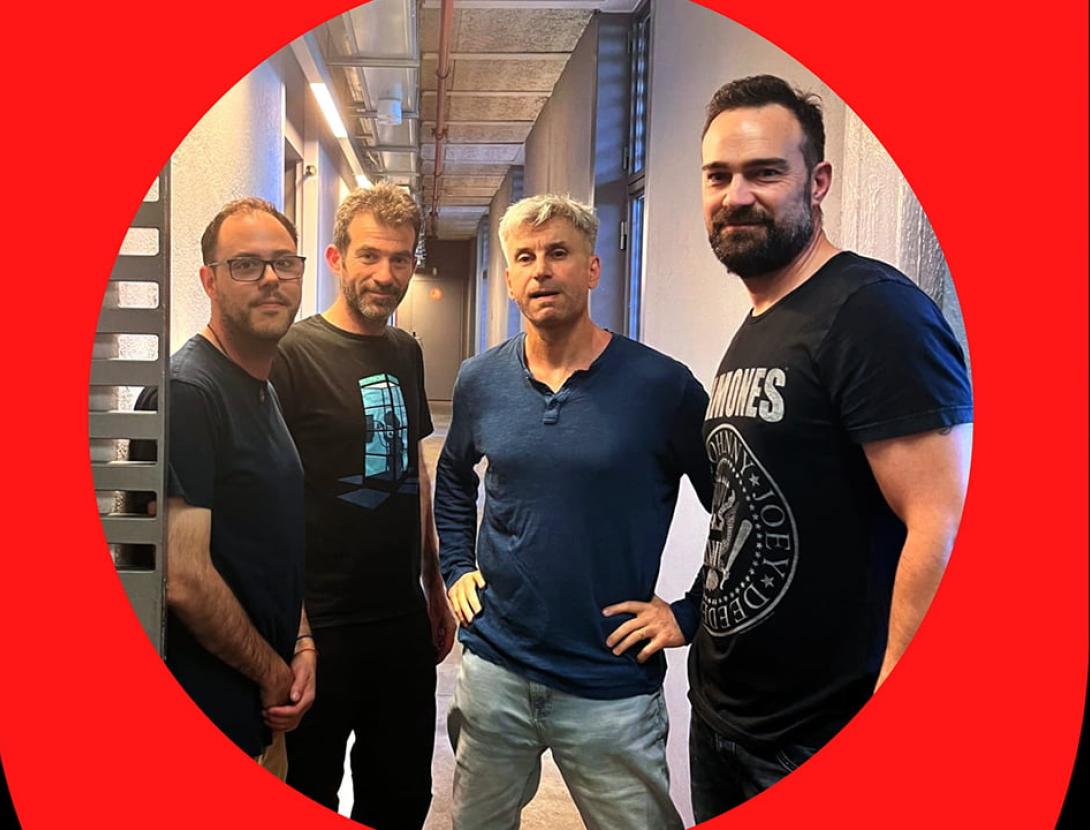 Música. The Remaining four