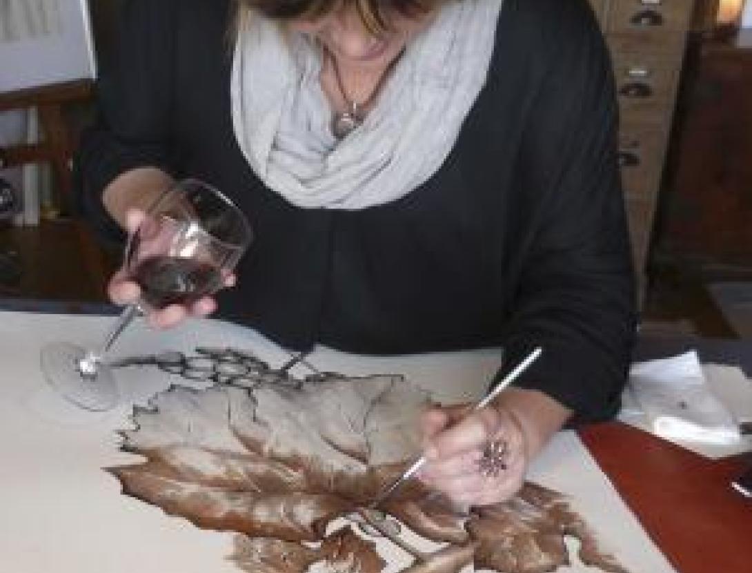 Exposició d'obres pintades amb vi i fotografia "Passejant per la Ruta del Vi del Penedès – 25 anys de vinyes i camins"